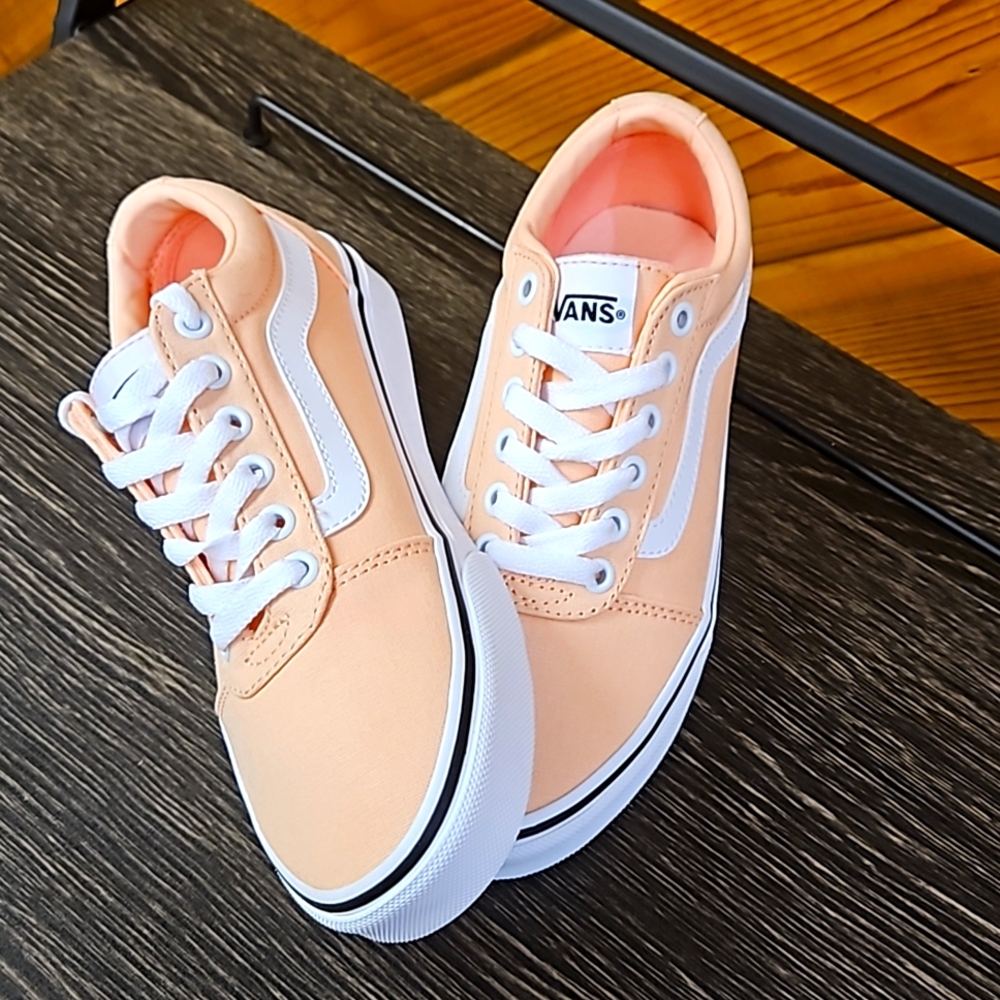 NEW Womens VANS Ward Canvas Tropical Peach Skate Shoes/ Sneakers - Multi Sizes